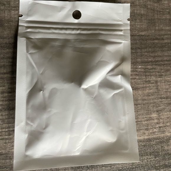 4/$12 Women’s Rhinestone & Flower Decor Size 8 Ring - Picture 7 of 7